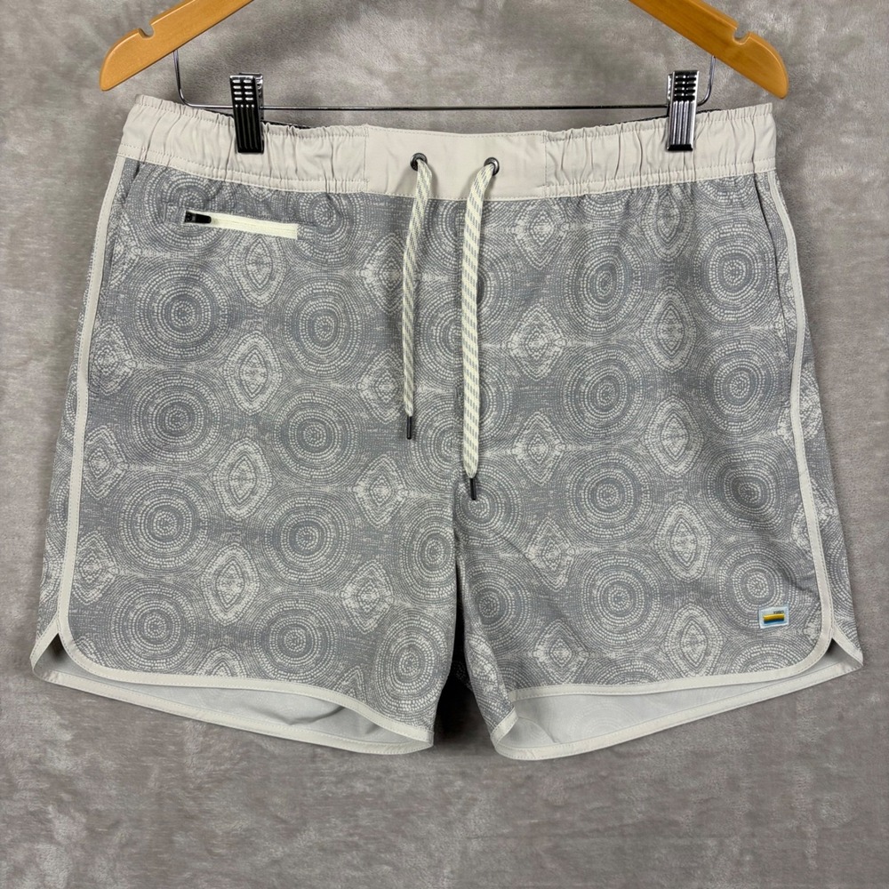 Vuori Banks Shorts Mens XL Platinum Fresco Geometric Athletic Swim Unlined